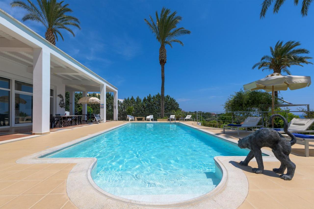 Grande Dame Villa Of Rhodes Asgourou Exterior foto